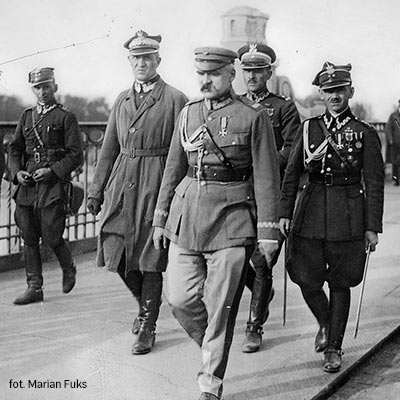 12 maja 1926, marszałek Józef Piłsudski przed spotkaniem z prezydentem RP Stanisławem Wojciechowskim na moście Poniatowskiego.