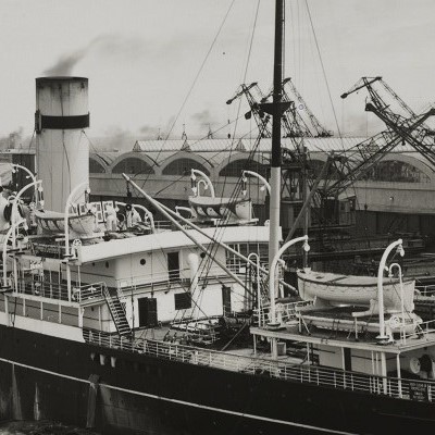 Statek SS Pułaski w porcie przy Dworcu Morskim. Gdynia, 1935 r.